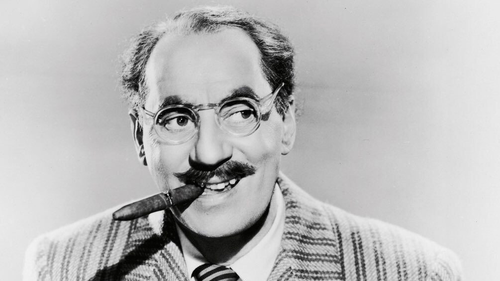 EFEMÉRIDES. HOY EN LA HISTORIA JUDÍA / FALLECE EL HUMORISTA GROUCHO MARX -  Itón Gadol